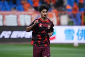 没身价→27.5万欧！19岁蒯纪闻身价27.5万欧，昨日中超首发献助攻