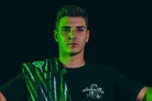 官方：本菲卡22岁中场内托加盟埃尔切，双方签约至2028年