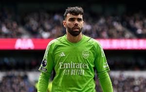 客战曼联7次扑救&保持零封，拉亚是英超过去7年第3位做到的门将