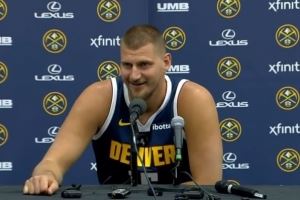 约基奇给2代球鞋打广告：这双鞋对脚有好处&很舒适 售价199美元