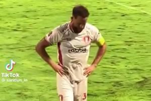 前热刺球员汤森现在效力于泰国北碧府电力，感受一下泰国球场……