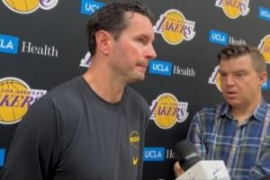 雷迪克：我们防守要达到上赛季凝聚力水平 会向球员灌输防守习惯