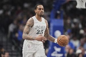 打得不错！PJ-华盛顿11投7中得到17分5板1助1帽